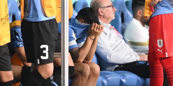 Luis Suárez in Tears After South Korea Beat Portugal to Eliminate Uruguay from the World Cup