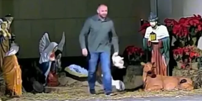 Man steals baby Jesus from Fort Worth Nativity scene (video)