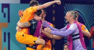 Netherlands dominate USA in first knock-out World Cup match