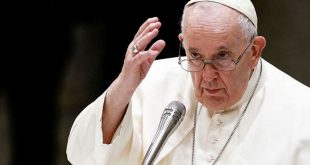 Pope Francis reveals he signed his resignation letter in 2013 in case of bad health