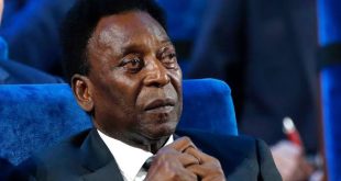 Premier League players to honour Pele by wearing black armbands and holding a minute