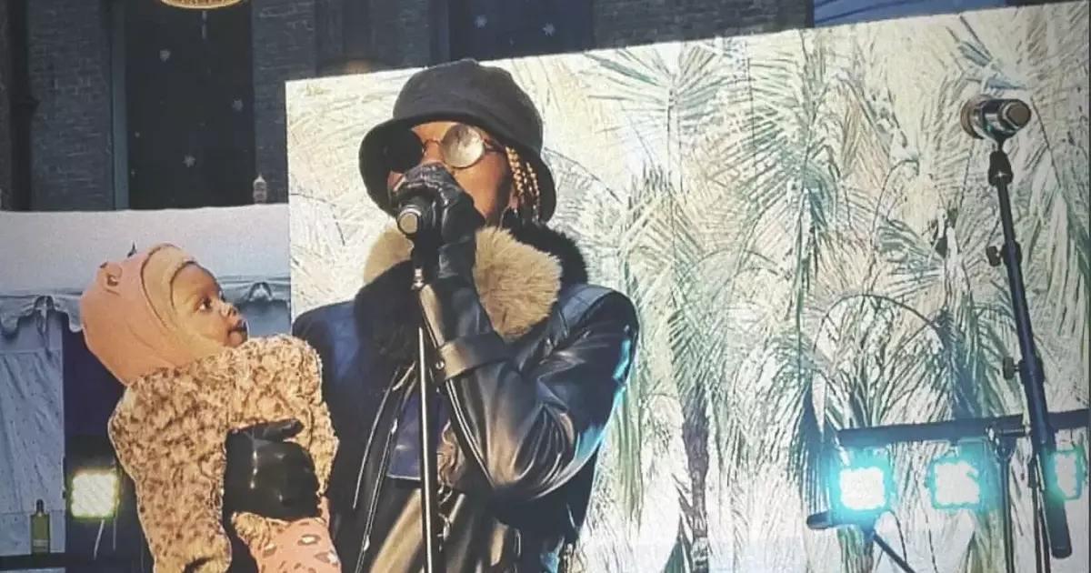 Seyi Shay returns to the stage with her baby after 7-month hiatus