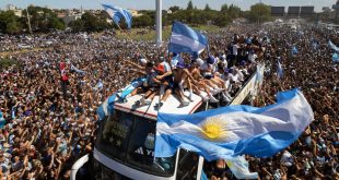 World Cup Homecoming Brings Argentina to a Halt