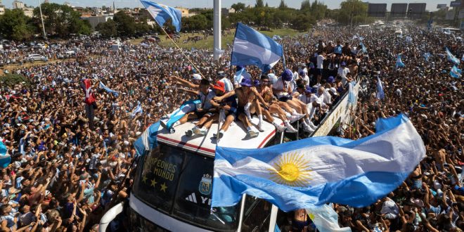 World Cup Homecoming Brings Argentina to a Halt