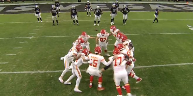 Chiefs' Spinning Huddle Trick Play Touchdown Didn't Count, Should Still Embarrass Raiders
