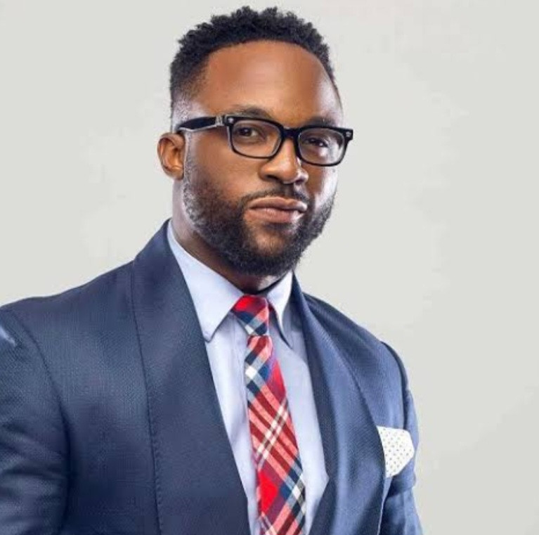 Iyanya explains why he pushed a fan off the stage in viral video