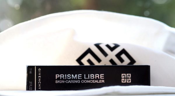 Givenchy Prisme Libre Skin-Caring Concealer Review | British Beauty Blogger
