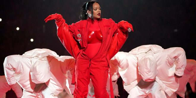 Howard Stern Ripped Rihanna's Super Bowl Halftime Show