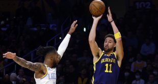 Klay Thompson Gets Away With Obvious Double Dribble In One of the Worst Blown Calls You'll Ever See