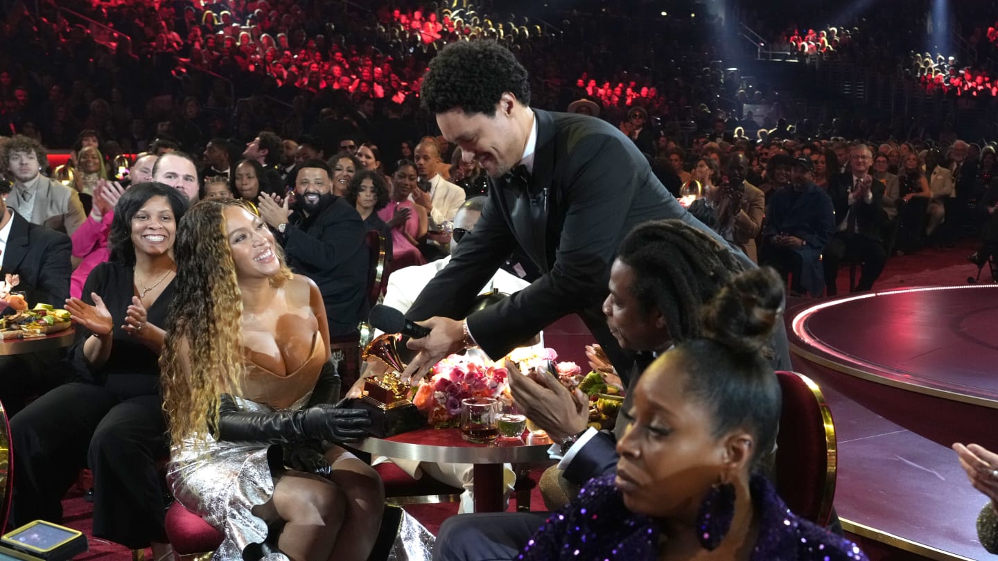 Most Awkward GRAMMY Award Acceptance Ever - Beyoncé (Feat. Jay-Z, Trevor Noah)