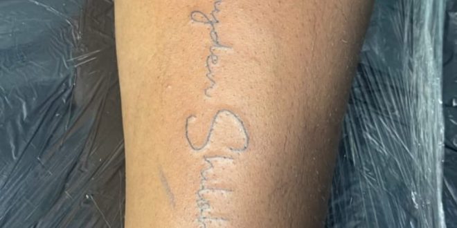 Music executive, Ubi Franklin, tattoos names of his four children on his hand (photo)