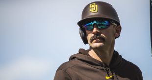 Mustache Debate Divides Padres Clubhouse