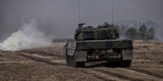 Ukrainians Demonstrate Training on Leopard Tanks in Poland