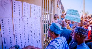 Gov polls: If they give money, collect but vote your candidate - President Buhari advices Nigerians as he casts his vote (photos)