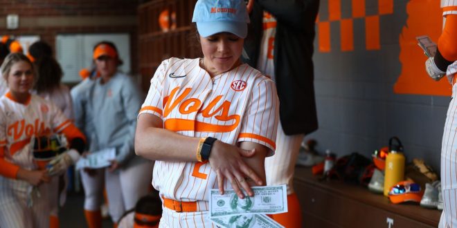 Homers by No. 3 Tennessee's Gibson rain down on ETSU
