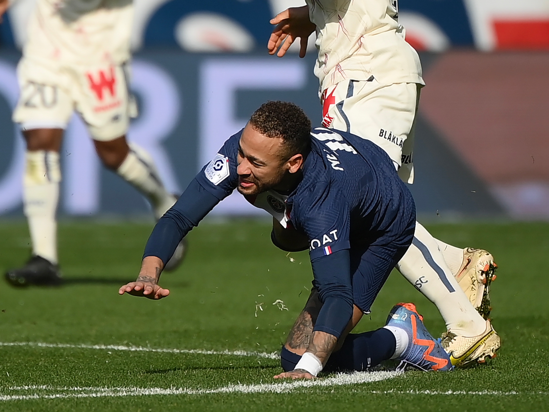 Neymar out for rest of the season due to ankle injury, PSG says