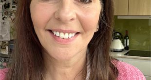 Trish McEvoy Deep Aubergine Gel Liner Review | British Beauty Blogger