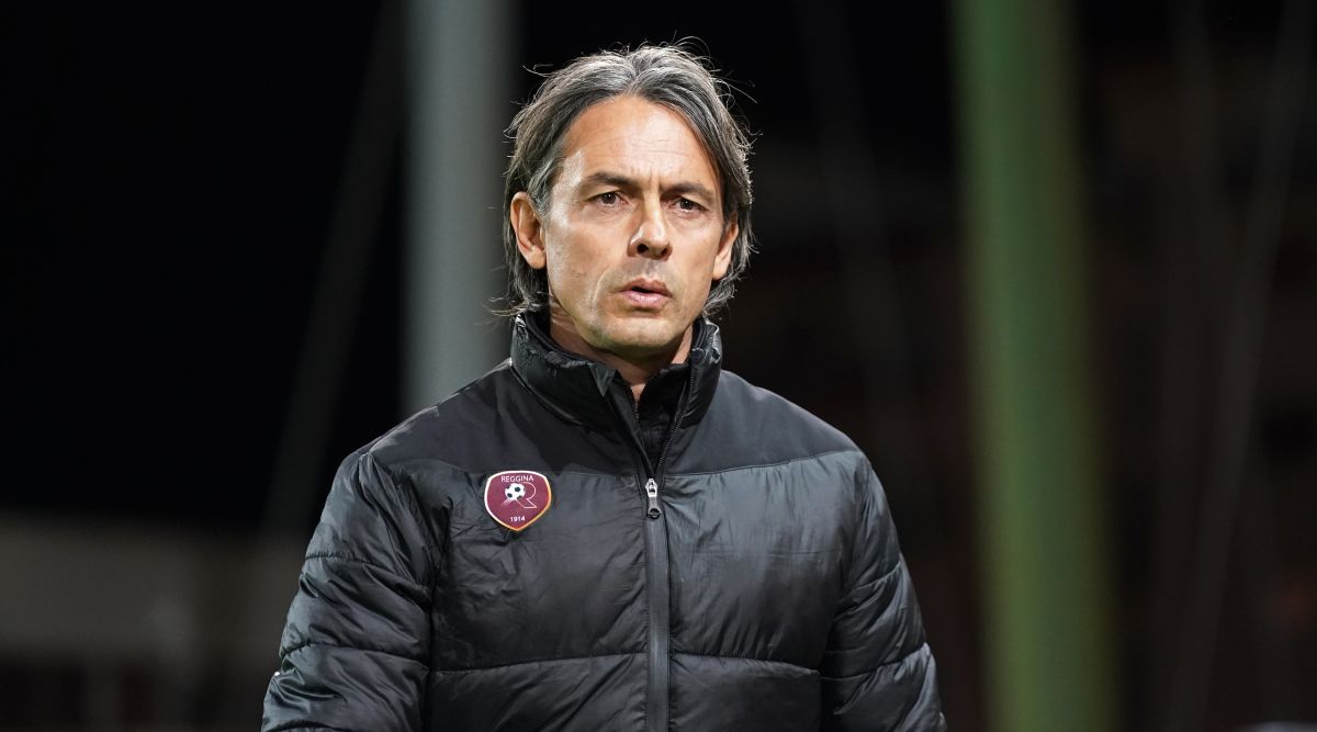 Reggina 1914 manager Pippo Inzaghi looks on during the Serie B match between Reggina 1914 and Bari at the Stadio Oreste Granillo on December 17, 2022 in Reggio Calabria, Italy.