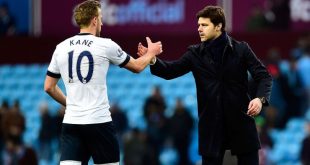 Harry Kane and Mauricio Pochettino shake hands at Tottenham