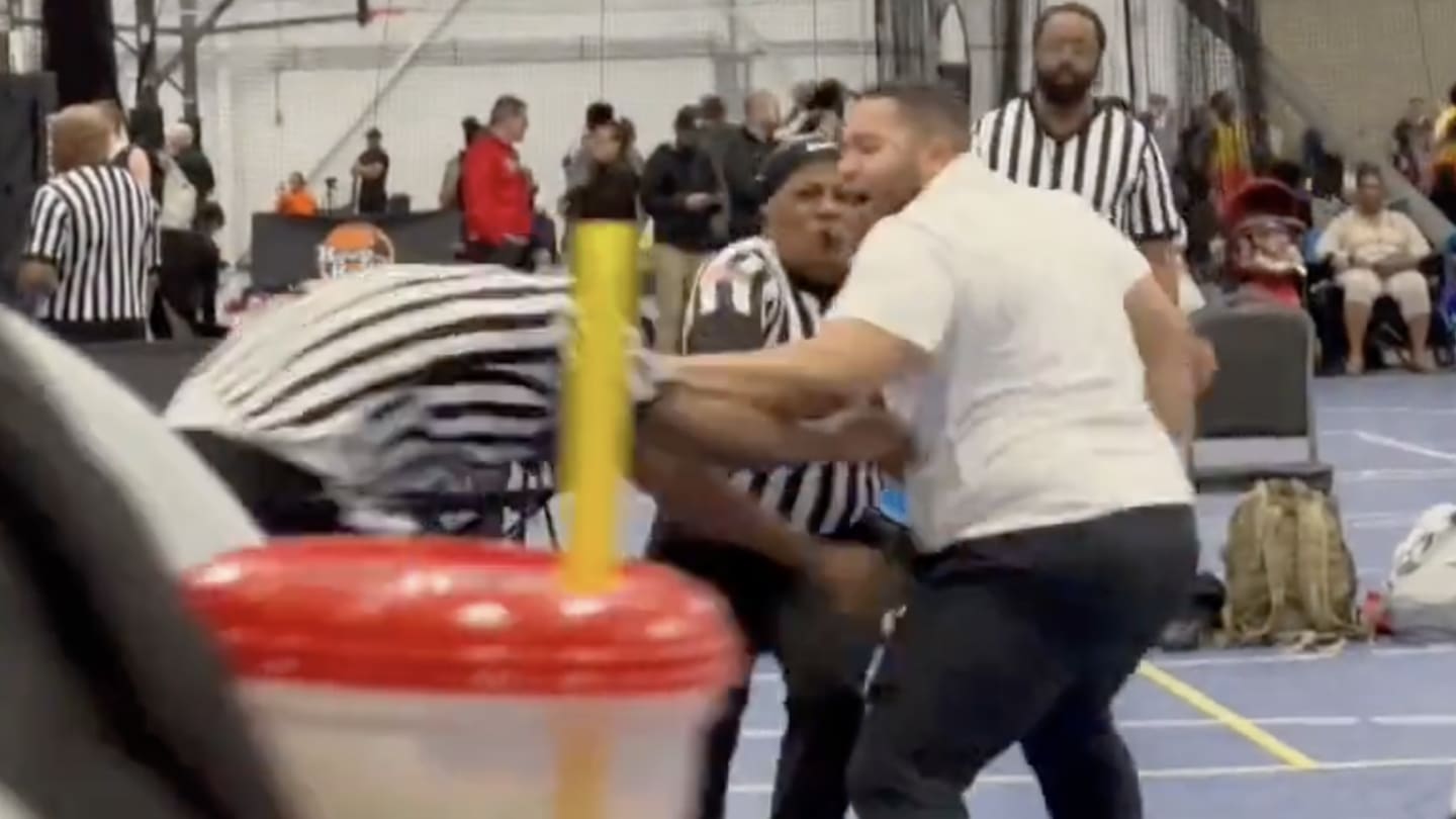 Coach Fights Referee at AAU Tournament