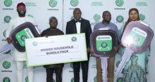 Glo celebrates dealers, doles out houses, cars, other prizes
