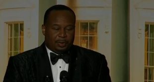 Roy Wood Jr. performs at the 2023 White House Correspondents Dinner.