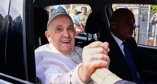Video: Pope Francis Returns to the Vatican After a 3-Day Hospital Stay