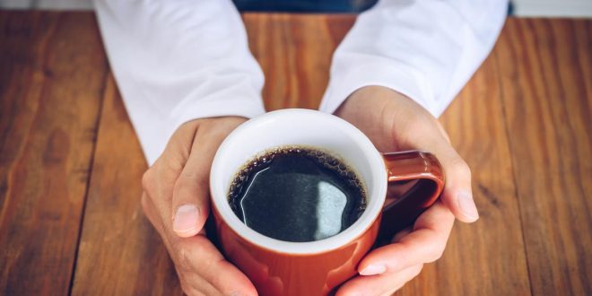 Why coffee stains the teeth and what you can do about it