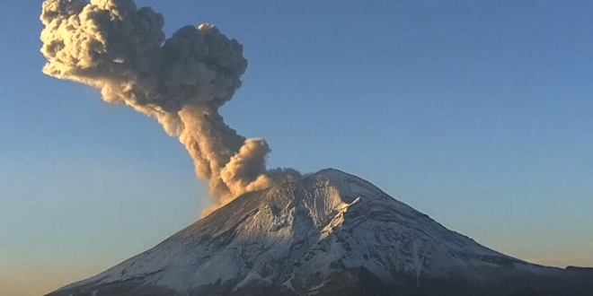 Alert Level Is Raised in Central Mexico as Volcano Spews Smoke and Ash