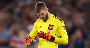Manchester United goalkeeper David De Gea looks dejected during the Premier League match between West Ham United and Manchester United at London Stadium on May 7, 2023 in London, United Kingdom.