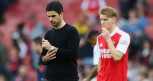 Arsenal manager Mikel Arteta and captain Martin Odegaard look dejected during the Gunners