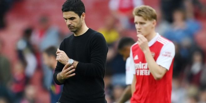 Arsenal manager Mikel Arteta and captain Martin Odegaard look dejected during the Gunners