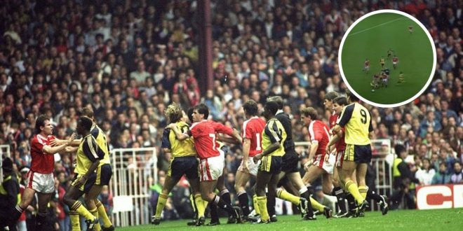 Manchester United brawl with Arsenal in 1990