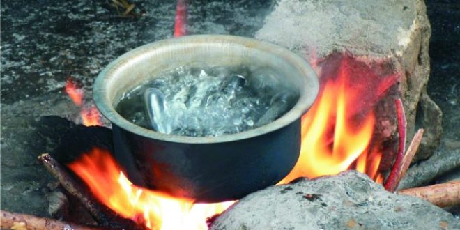 17-year-old Bauchi housewife pours hot water on teenager for allegedly dating her husband