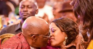 Lovely photo of Nyesom Wike giving his wife a kiss at their family thanksgiving reception
