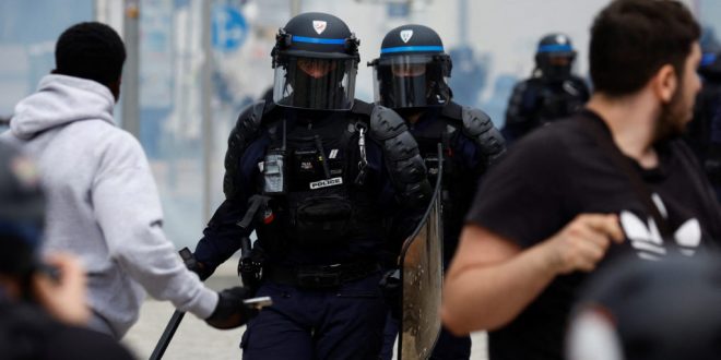 More than 400 arrested over violent protest in France after Police shot a 17-year-old�boy�dead
