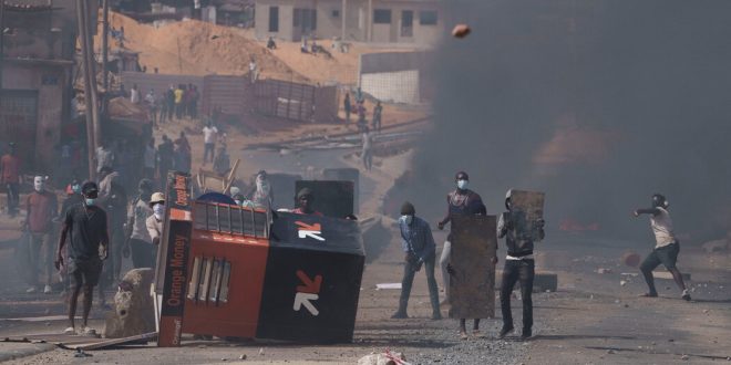 Video: Protesters Clash With the Police in Senegal