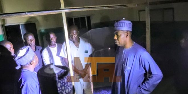 Borno state gov meets general hospital in Gwoza in total darkness after paying unscheduled midnight visit to the facility