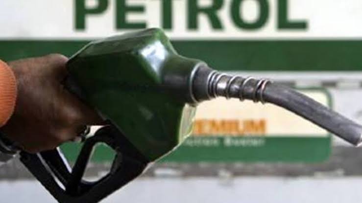Monthly fuel consumption drops by 18.5million litres after deregulation ? FG