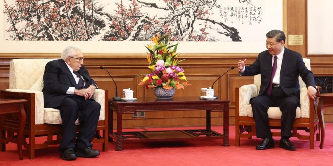 Video: Xi Welcomes Kissinger, Celebrating His Long Relationship With China