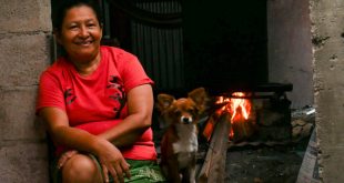 Wood Smoke Continues to Make Women Sick in El Salvador