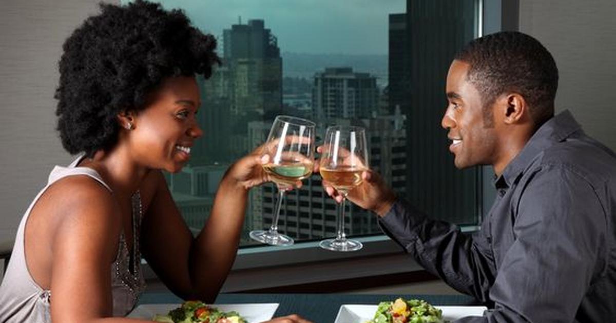 10 men and women tell us who should pay on the first date