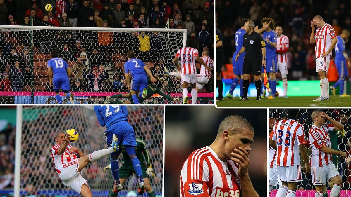 Jonathan Walters of Stoke City put his penalty kick over the bar (Photo by AMA/Corbis via Getty Images)