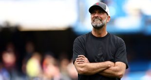 Liverpool manager Jurgen Klopp reacts ahead of the English Premier League football match between Chelsea and Liverpool at Stamford Bridge in London on August 13, 2023.