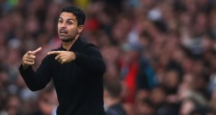 Mikel Arteta signals to his players during Arsenal