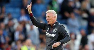 David Moyes celebrates as West Ham beat Brighton 3-1 in the Premier League at the Amex in August 2023.