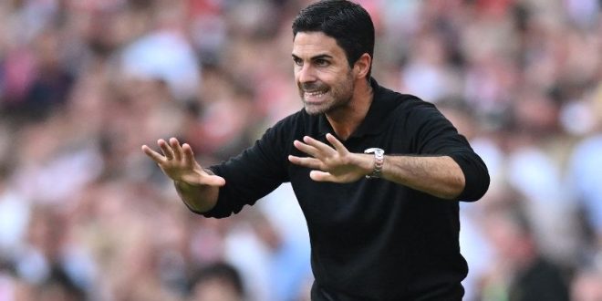 Arsenal manager Mikel Arteta gestures during his side