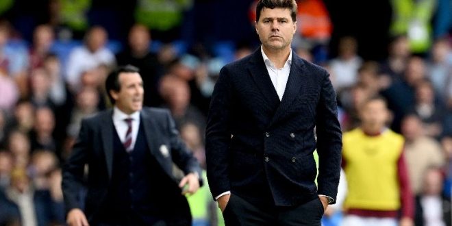 Mauricio Pochettino and Unai Emery look on during the Premier League game between Chelsea and Aston Villa in September 2023.