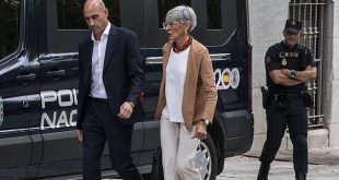 Former Spanish FA chief, Luis Rubiales is banned from going within 200 metres of Jenni Hermoso or contacting her as he makes first court appearance for