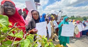 Group of women in support of President Tinubu spotted outside the presidential election tribunal (photos)